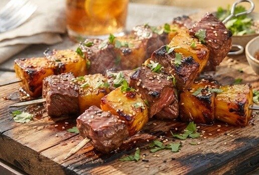 שיפודי בקר עם אננס ודבש